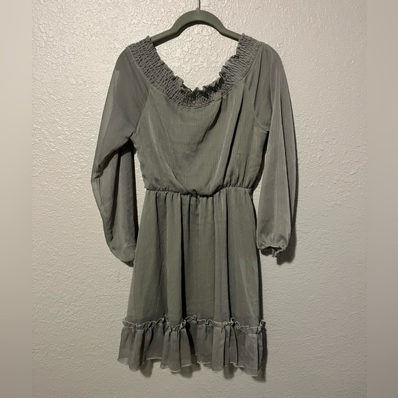 Short Green Off the Shoulder Dress - Picture 2 of 2